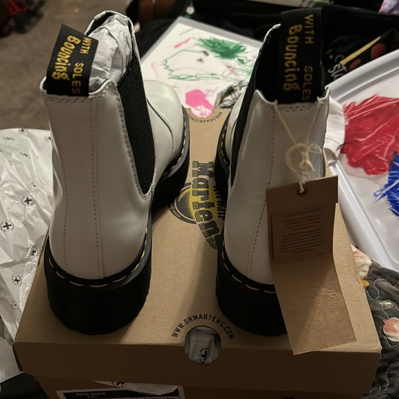 2976 Dr. Martens Platform Chelsea Boots - Picture 4 of 8